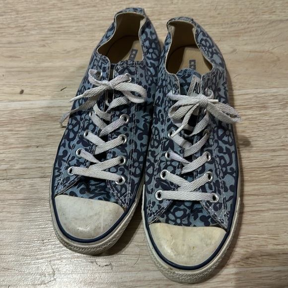 Vintage flower printed blue size 7 converse low tops - Picture 1 of 7